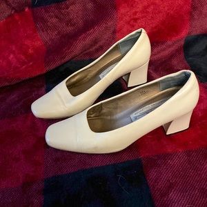 Size 8, vintage, white leather heels by caressa